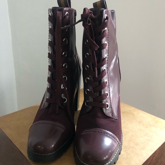Maroon BCBGeneration heeled lace up boots w/ zipper closure size US 9 - Picture 2 of 4